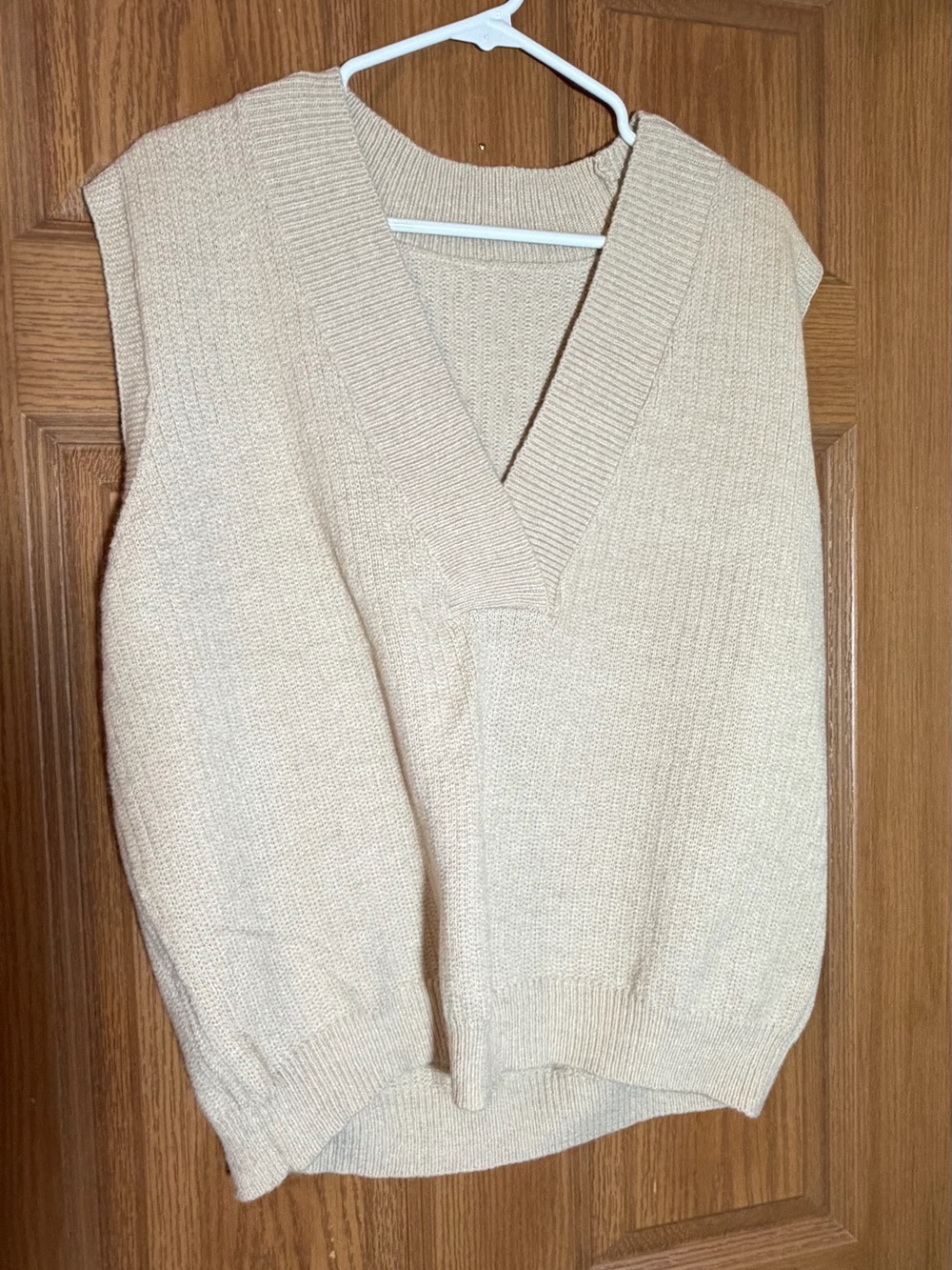 Light Cream V-Neck Sleeveless Knit Sweater Vest